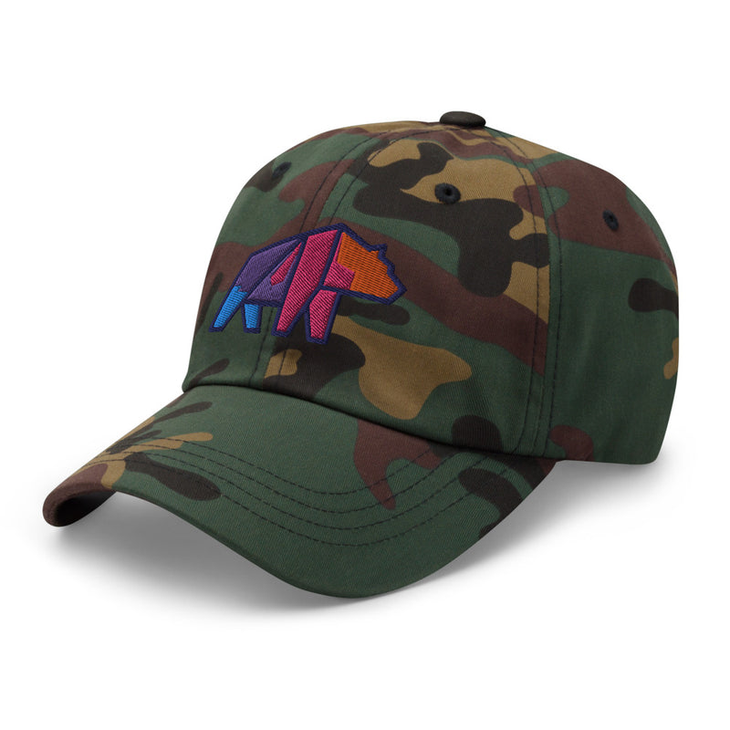 casquette de chasseur camouflage avec un ours en couleurs brode